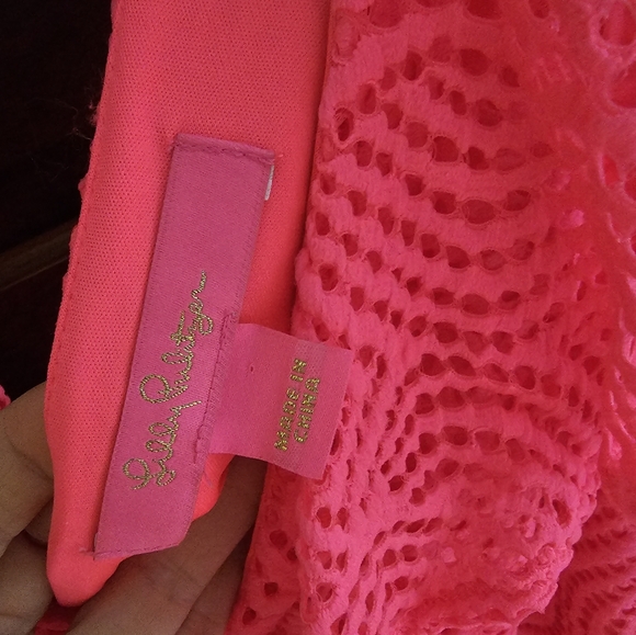 Lilly Pulitzer size x-small -Great for size 2 to 4 and possibly a 6. - Picture 4 of 4